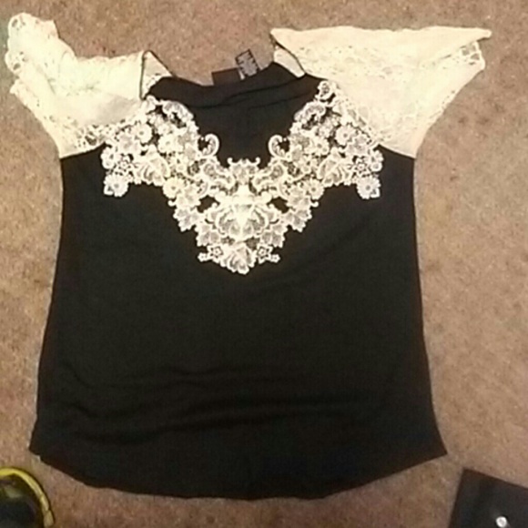 1 pair of grey slacks 3 shirts all 4 items 30 doll - Picture 3 of 4